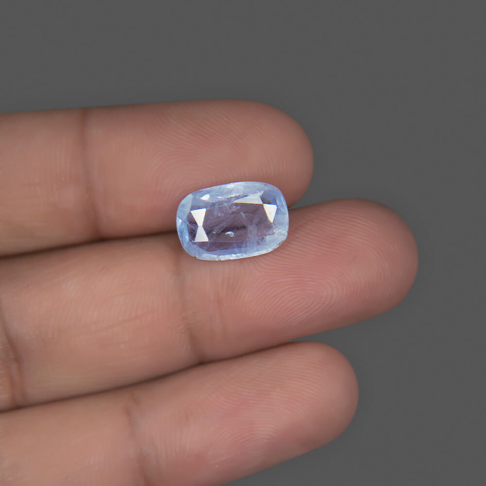Blue Sapphire - 5.44 Carat