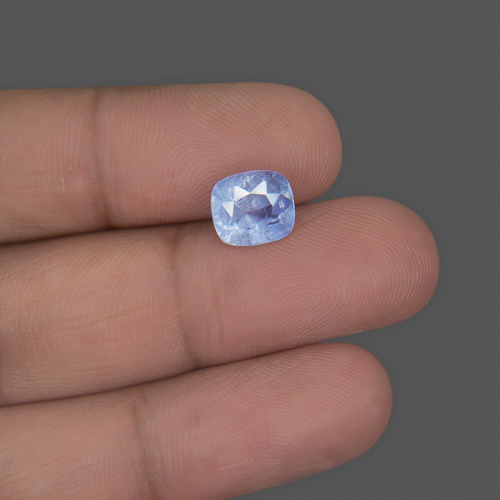Blue Sapphire - 3.62 Carat