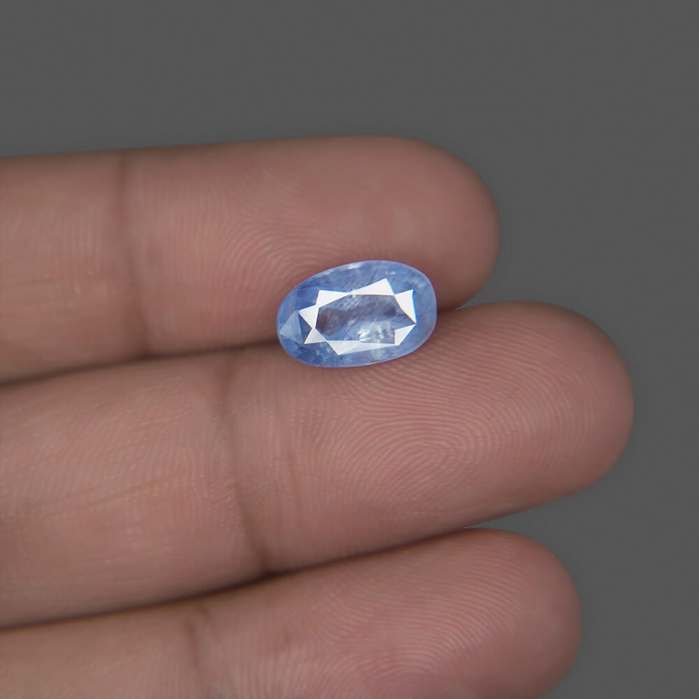 Blue Sapphire - 4.40 Carat