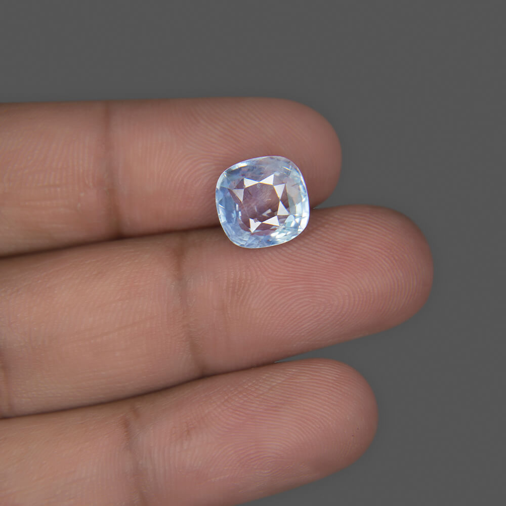 Blue Sapphire - 5.78 Carat