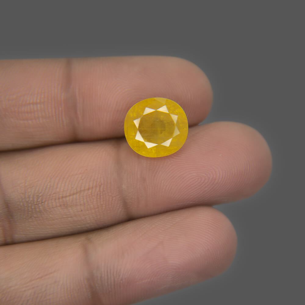 Yellow Sapphire (Pukhraj) Bangkok - 8.13 Carat (9.00 Ratti)