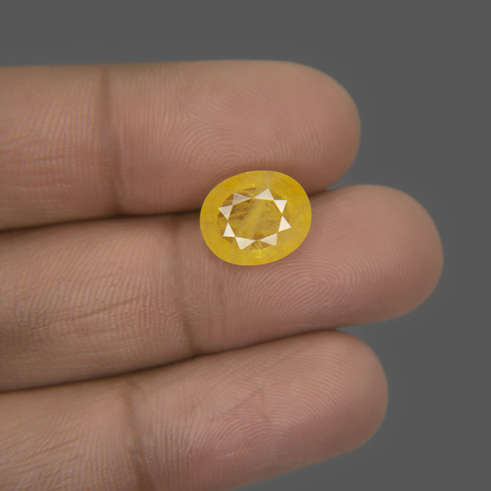Yellow Sapphire (Pukhraj) Bangkok - 4.92 Carat (5.50 Ratti)