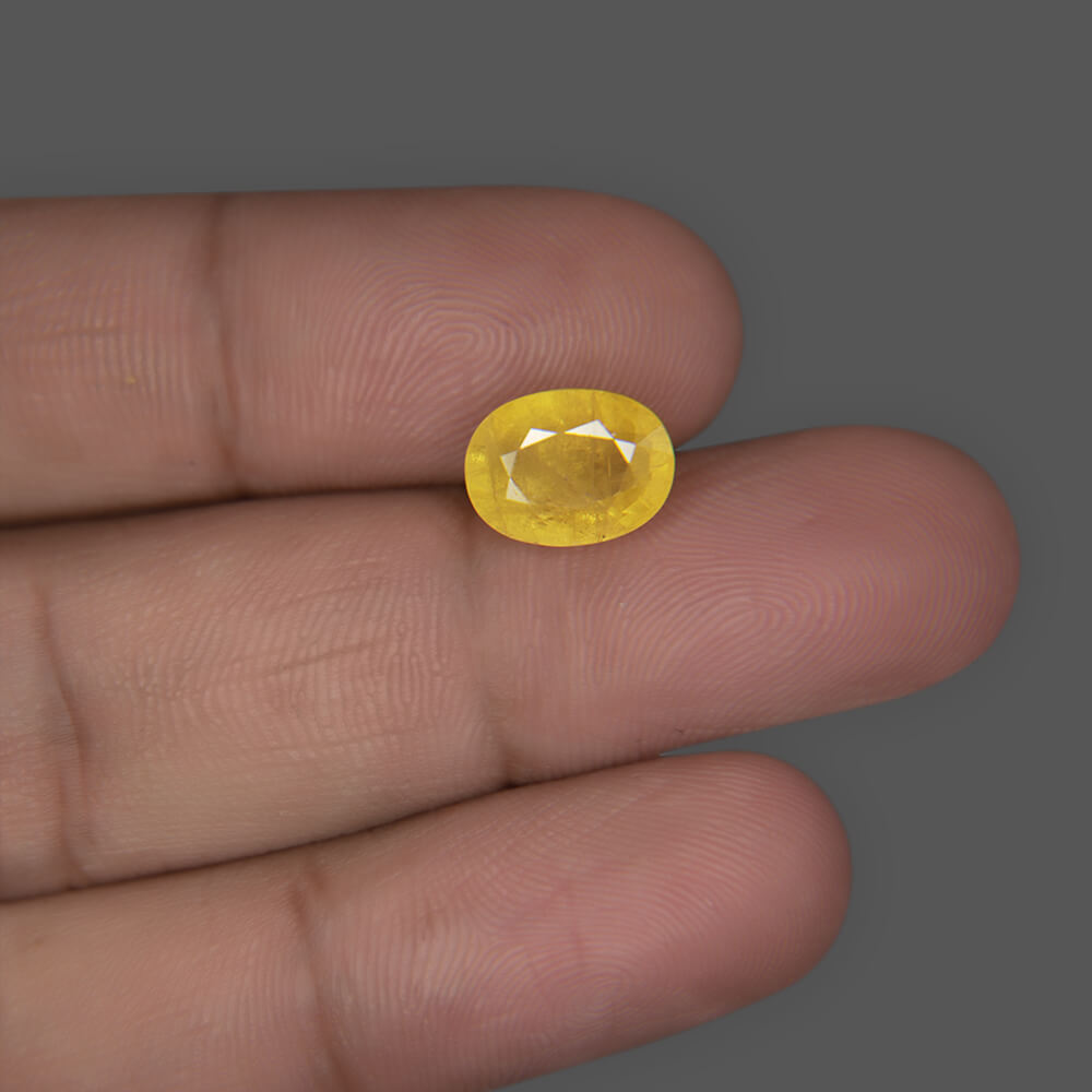Yellow Sapphire - 4.80 Carat