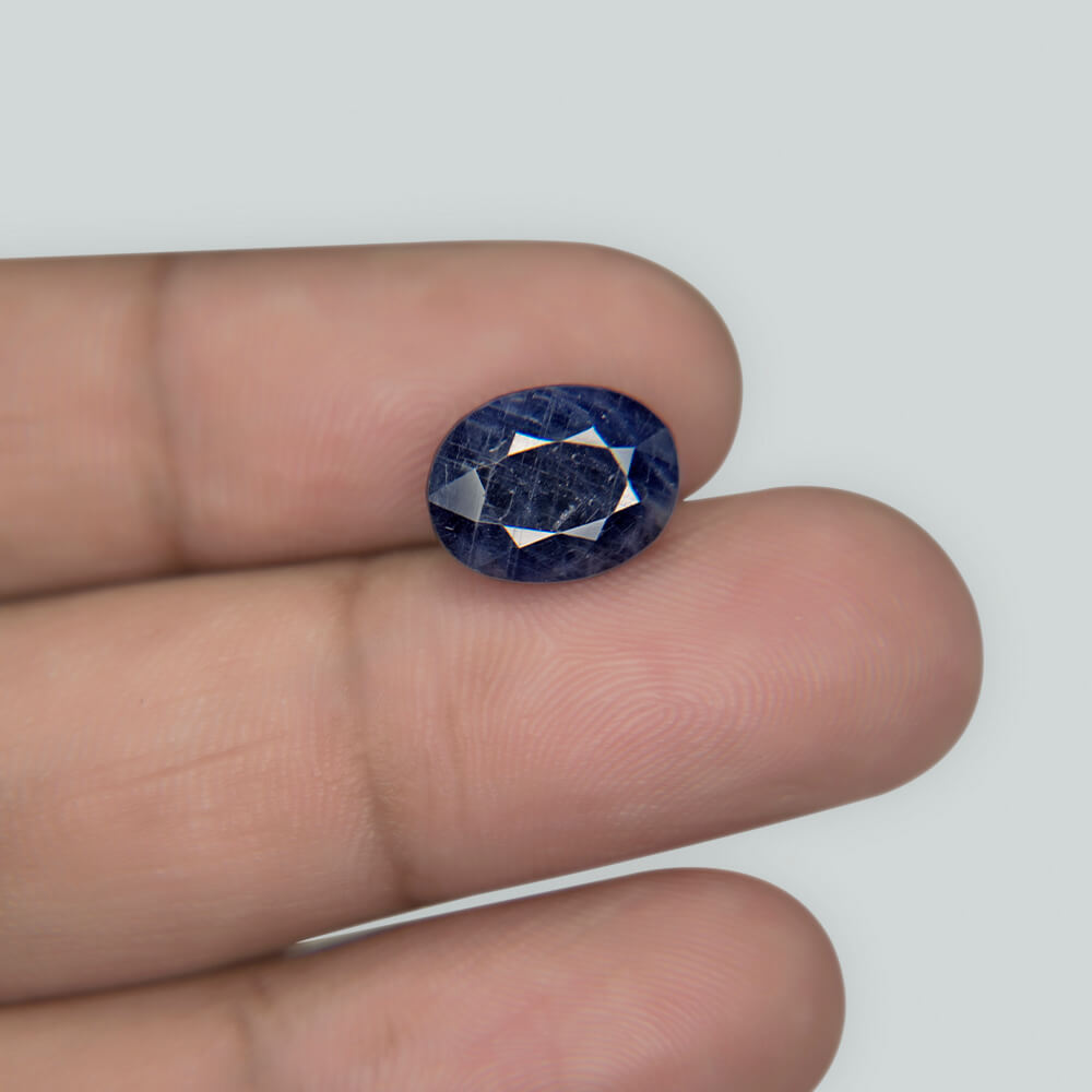 Blue Sapphire - 5.18 Carat (5.50 Ratti)