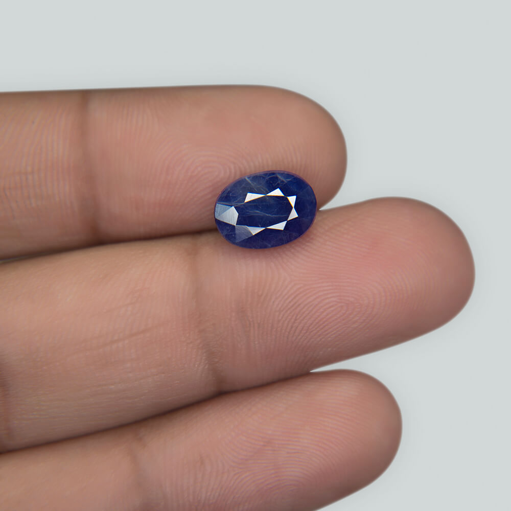 Blue Sapphire - 3.71 Carat (4.25 Ratti)