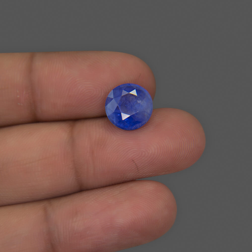 Blue Sapphire - 4.86 Carat (5.25 Ratti)
