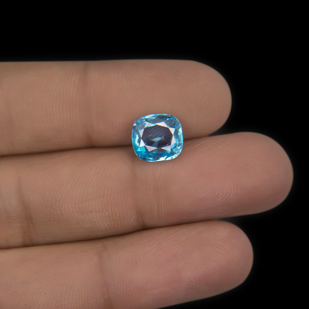 Blue Zircon - 5.62 Carat