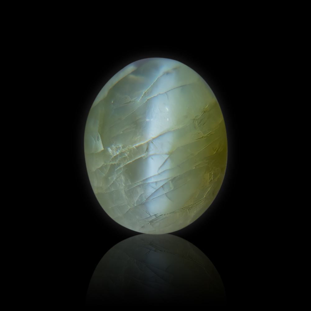 Chrysoberyl Cats Eye (Lehsunia) Gemstone  - 5.33 Carat (5.90 Ratti)