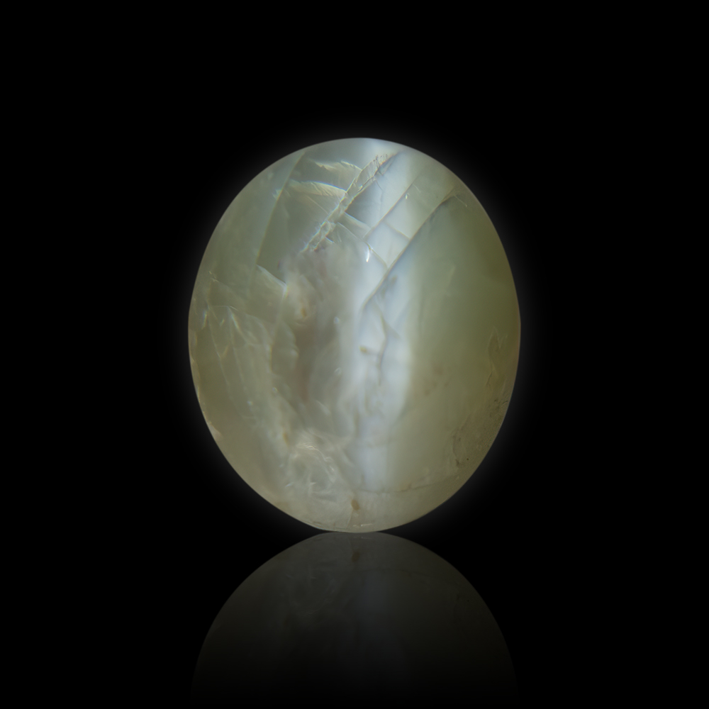 Chrysoberyl Cats Eye (Lehsunia) Gemstone  - 7.78 Carat (8.60 Ratti)