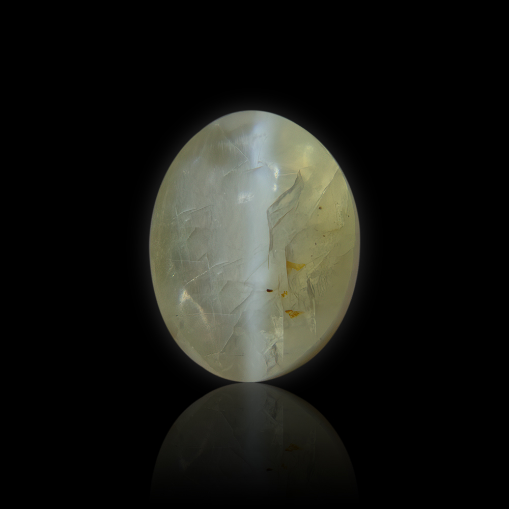 Chrysoberyl Cats Eye (Lehsunia) Gemstone  - 3.80 Carat (4.25 Ratti)