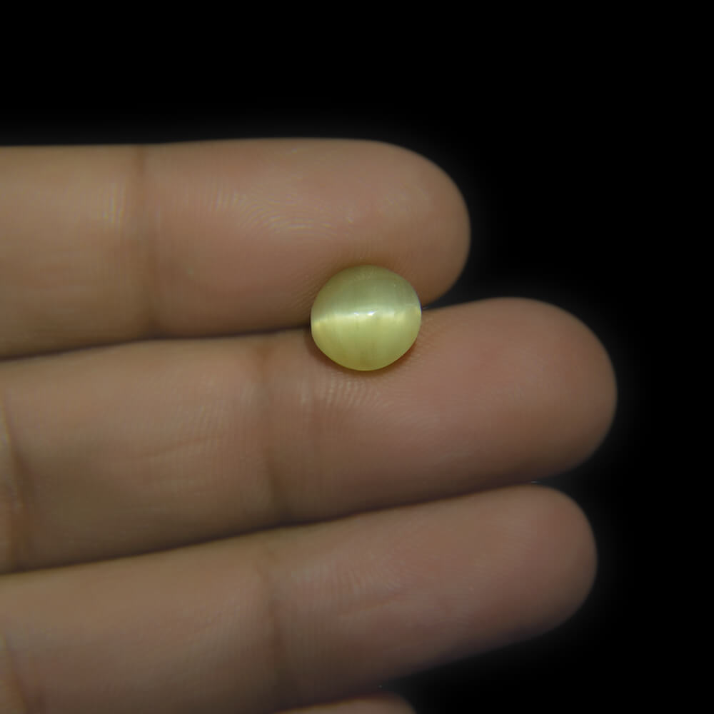 Cat's Eye Stone - 3.43 Carat (3.80 Ratti)