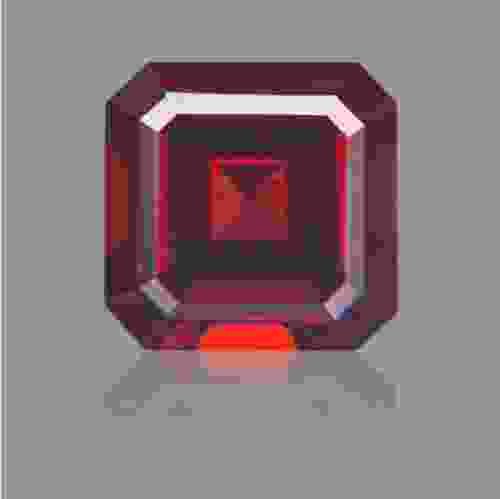 Red Garnet (Almandine, Pyrope) Gemstone - 5.20 Carat