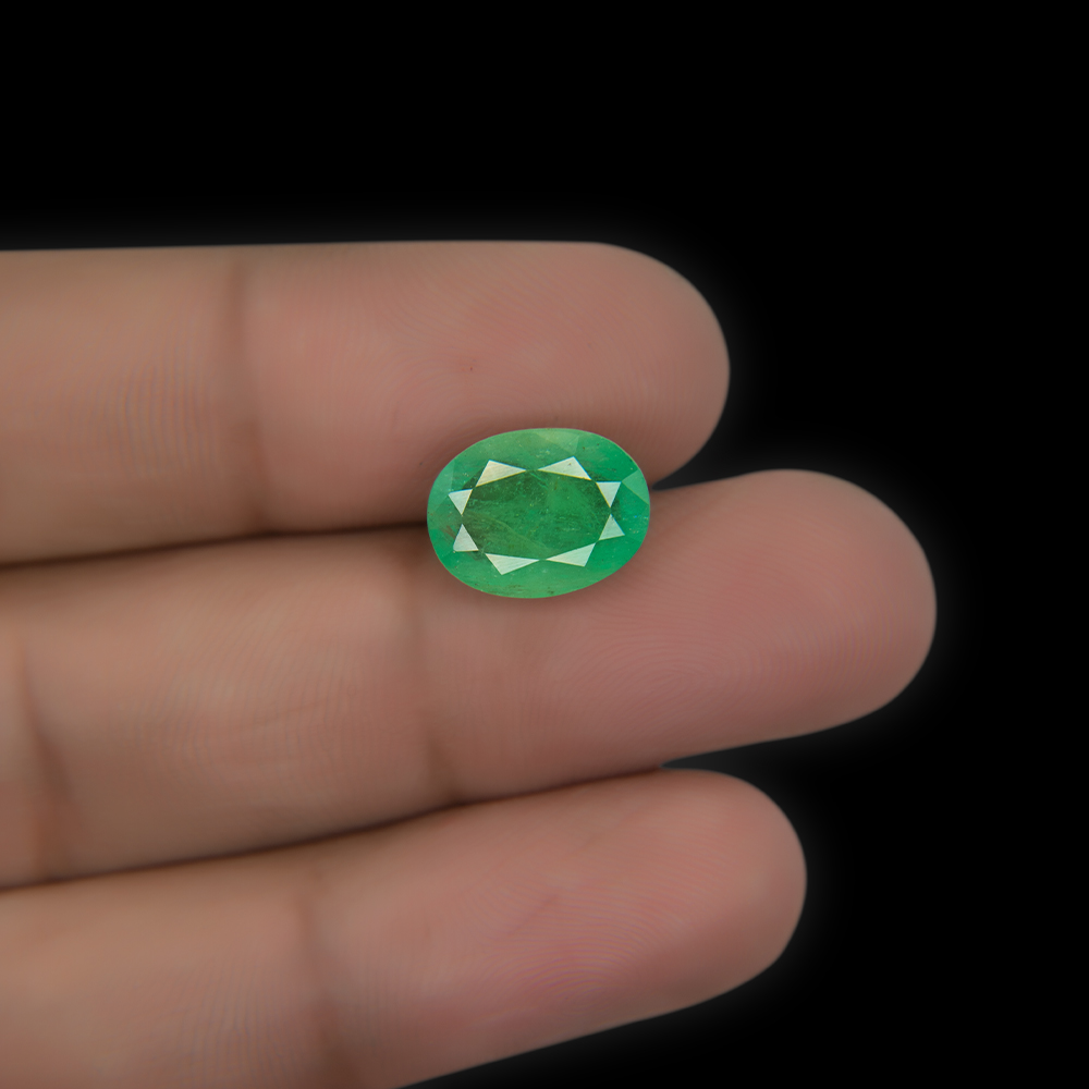 Emerald (Panna) Colombian - 4.12 Carat (4.55 Ratti)