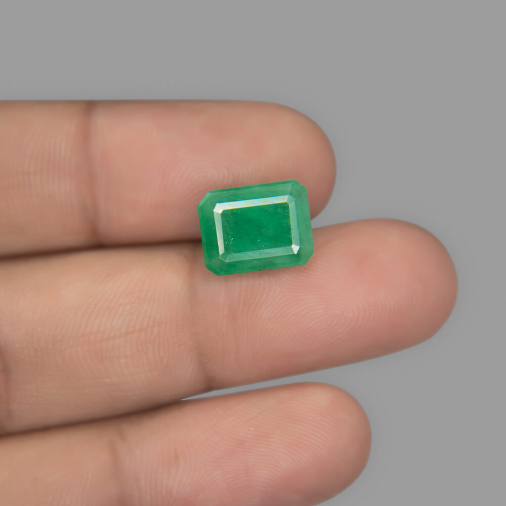Emerald - 5.73 Carat (6.25 Ratti)