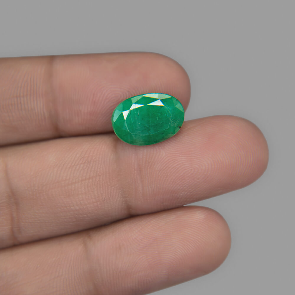Emerald - 6.44 Carat (7.25 Ratti)