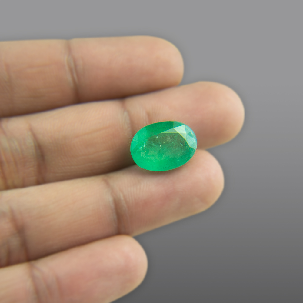 Natural Colombian Emerald (Panna) Gemstone 8.25 Carat/ 9.15 Ratti 