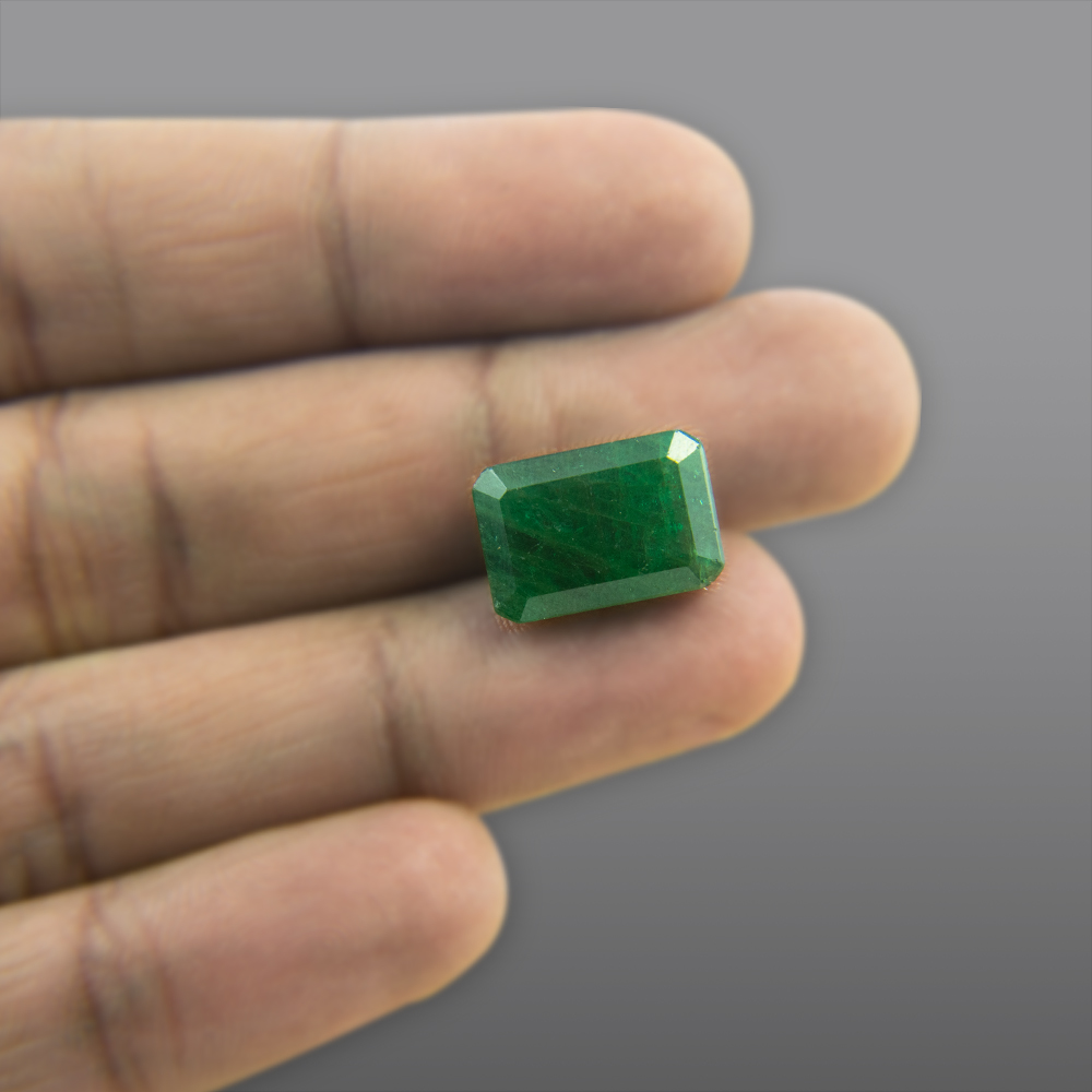 Natural Emerald (Panna) Gemstone 10.47 Carat / 11.62 Ratti