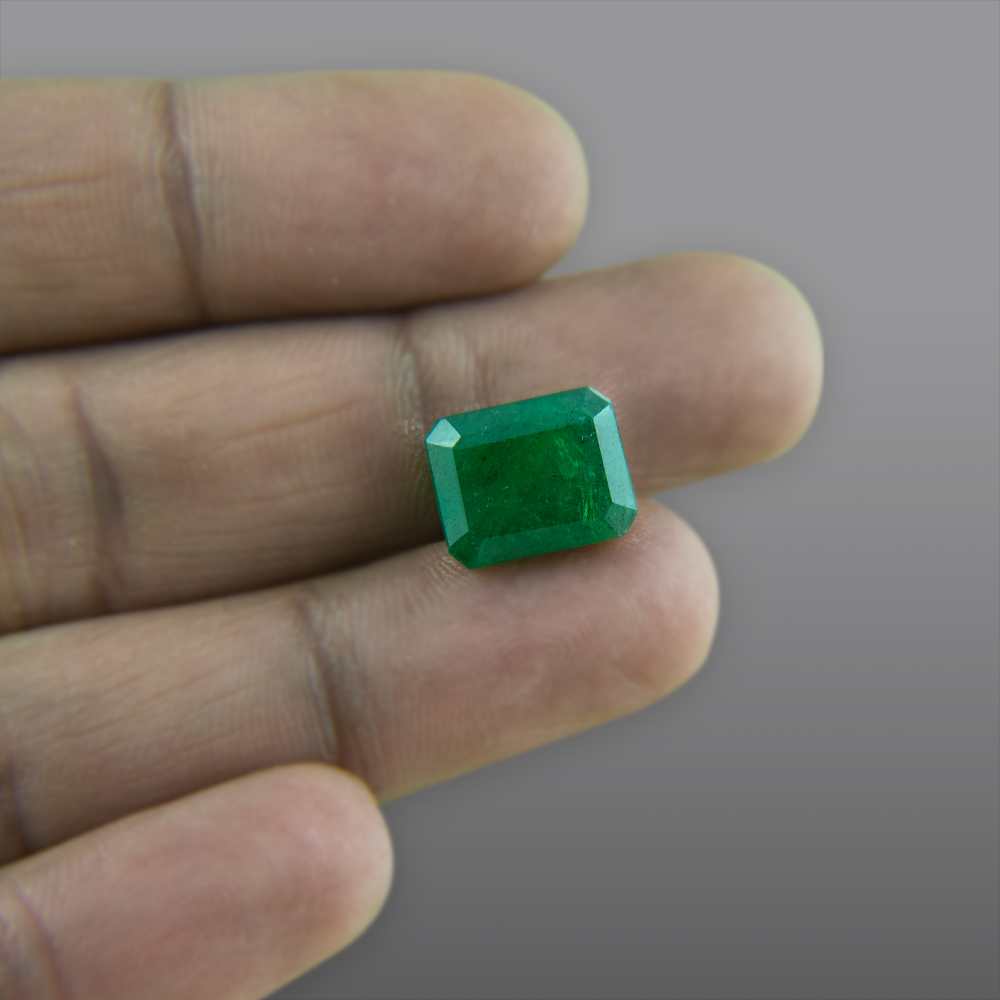 Natural Emerald (Panna) Gemstone 7.29 Carat / 8.00 Ratti