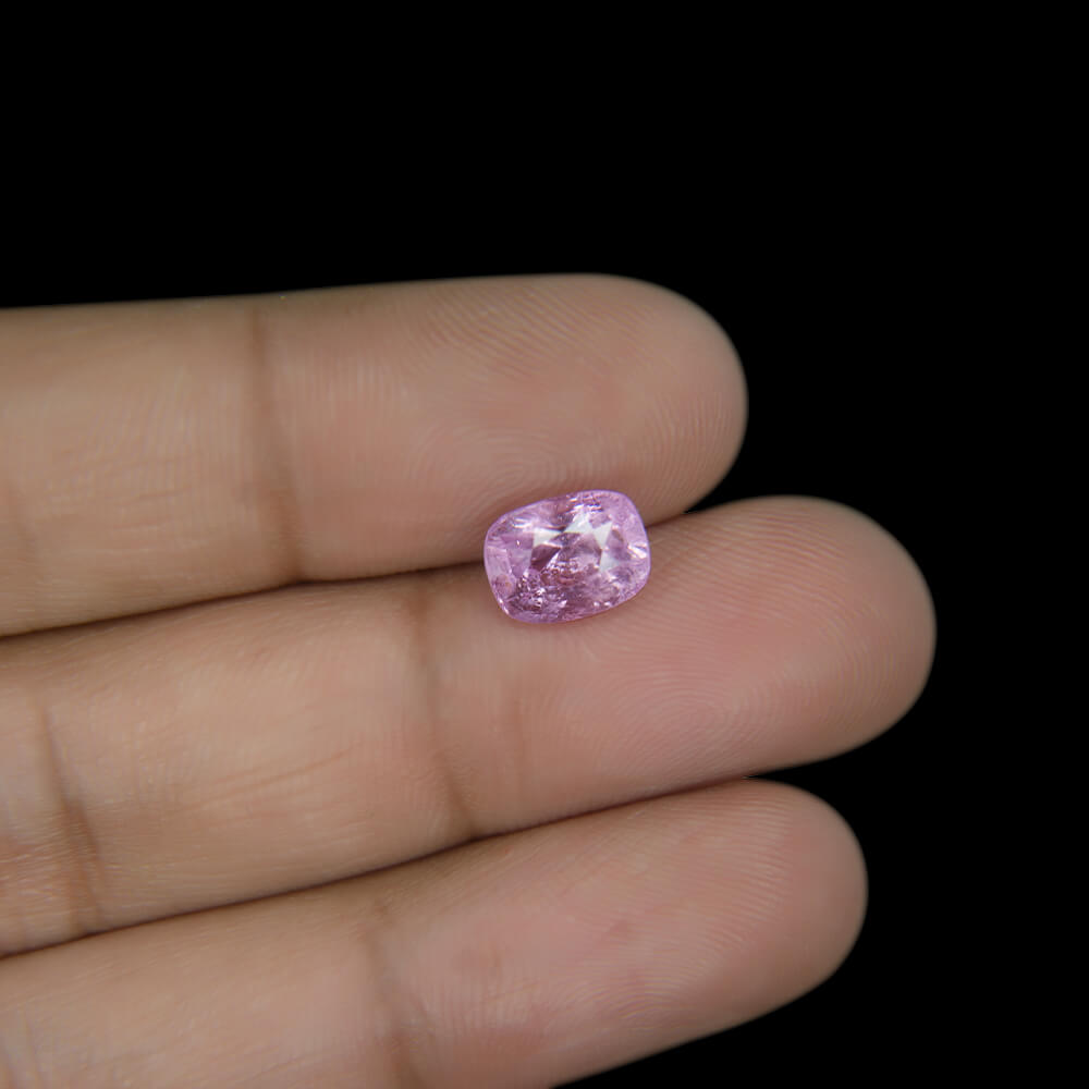 Pink Sapphire - 3.24 Carat