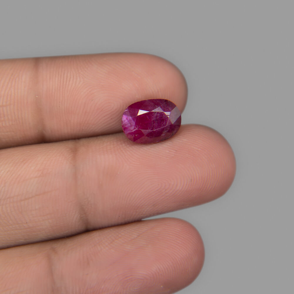 Ruby Burmese - 4.93 Carat (5.50 Ratti)