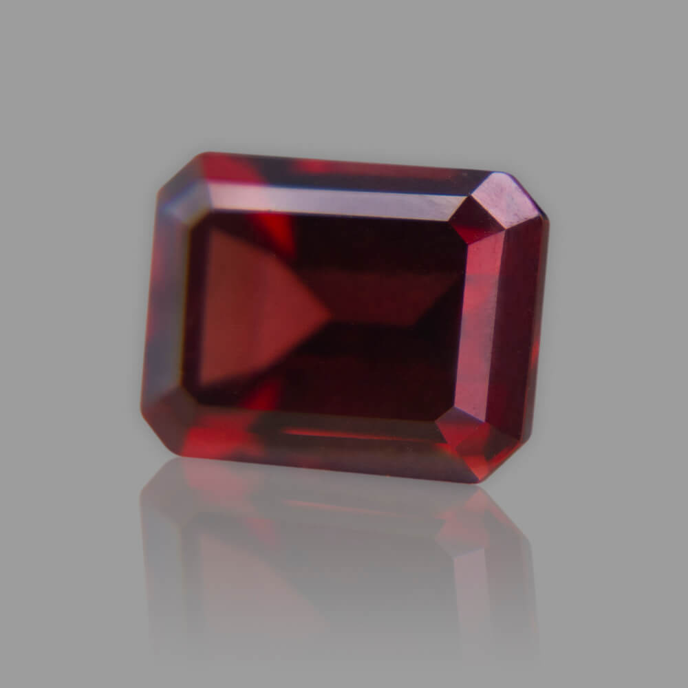 Red Garnet (Almandine, Pyrope) Gemstone - 4.69 Carat
