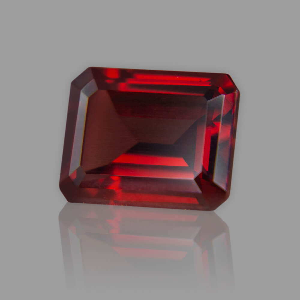 Red Garnet (Almandine, Pyrope) Gemstone - 3.89 Carat