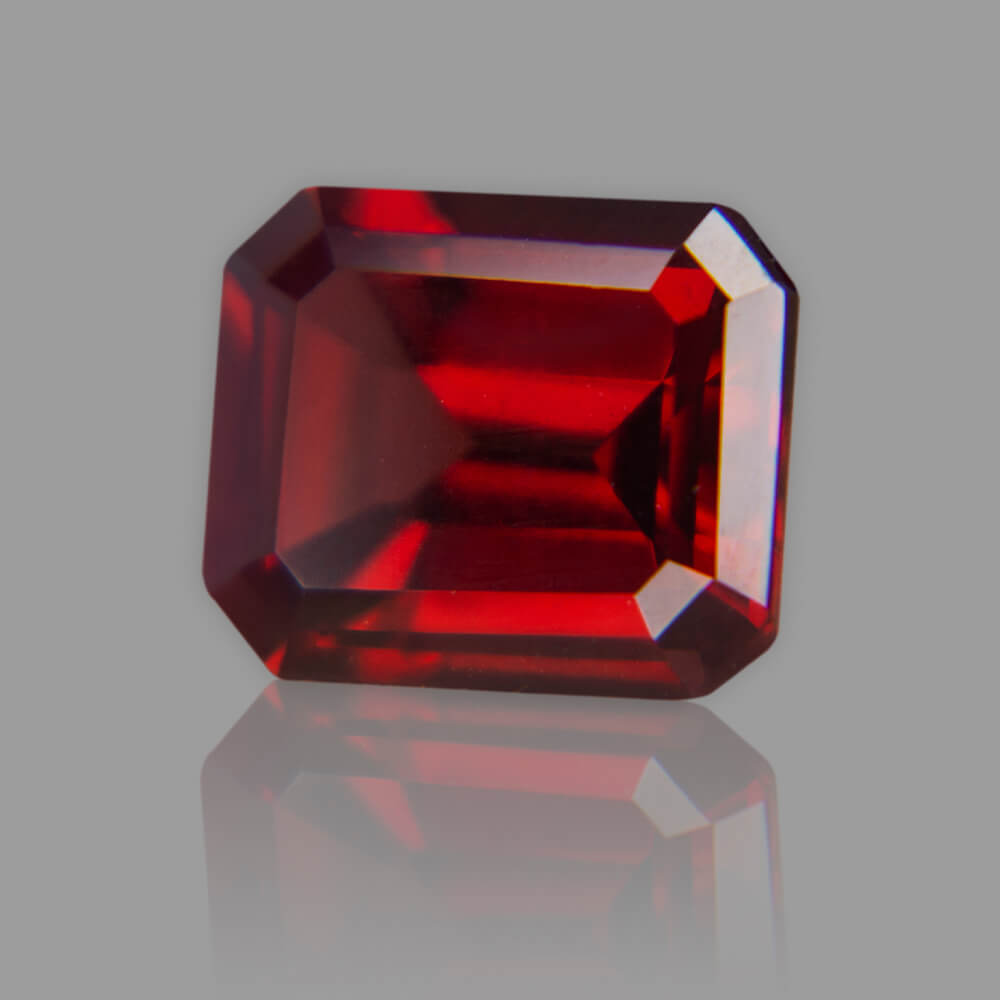 Red Garnet (Almandine, Pyrope) Gemstone - 3.98 Carat