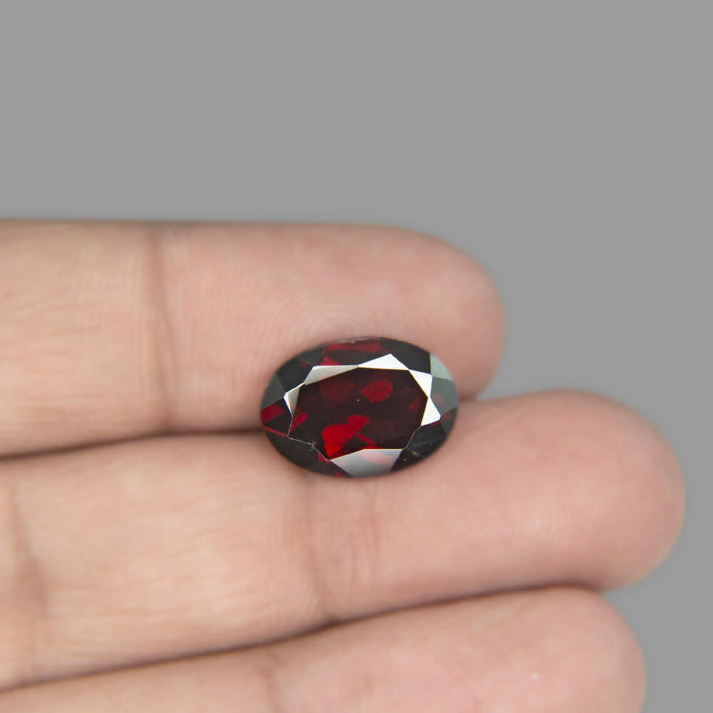 Red Garnet (Almandine, Pyrope) Gemstone - 6.21 Carat