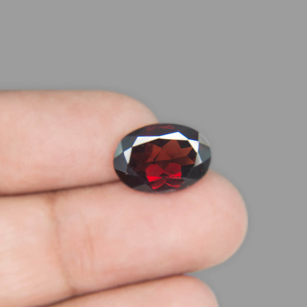 Red Garnet (Almandine, Pyrope) Gemstone - 5.04 Carat