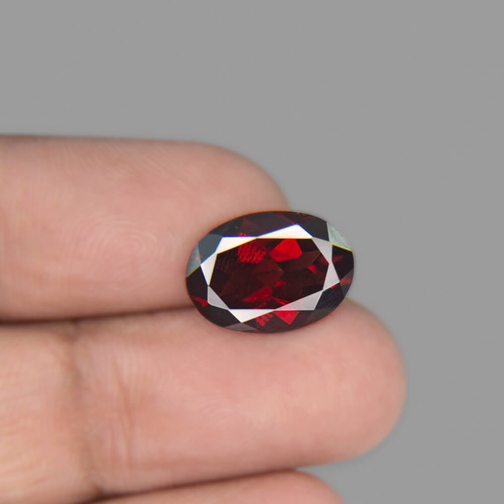 Red Garnet (Almandine, Pyrope) Gemstone - 4.47 Carat