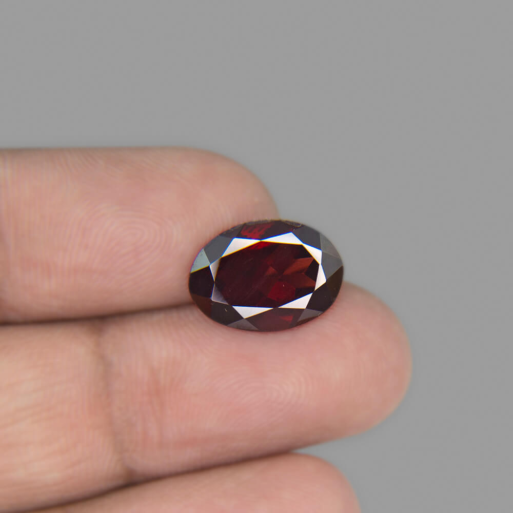 Red Garnet (Almandine, Pyrope) Gemstone - 5.52 Carat