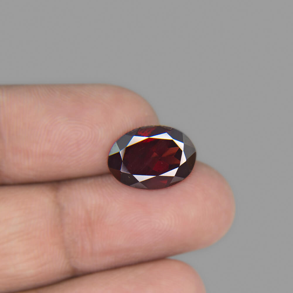 Red Garnet (Almandine-Pyrope) - 5.52 Carat