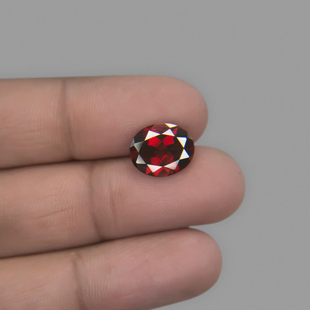 Red Garnet (Almandine-Pyrope) - 5.23 Carat