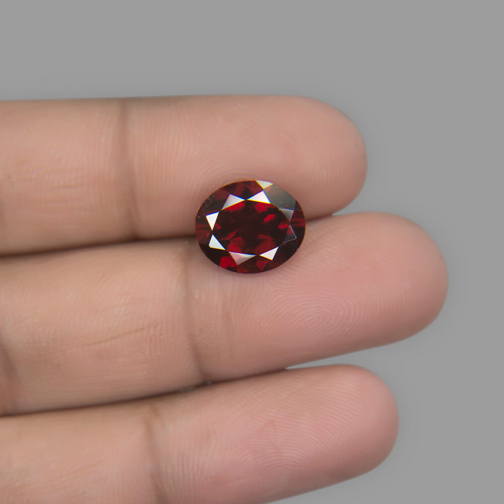 Red Garnet (Almandine-Pyrope) - 5.65 Carat