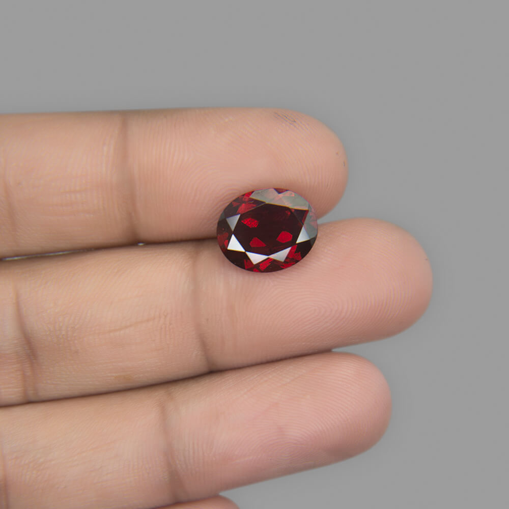 Red Garnet (Almandine-Pyrope) - 5.59 Carat