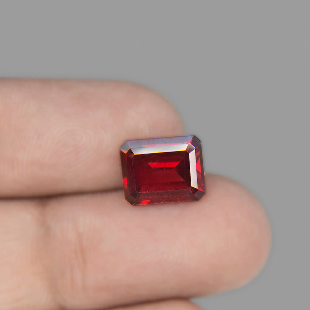 Red Garnet (Almandine, Pyrope) Gemstone - 5.07 Carat