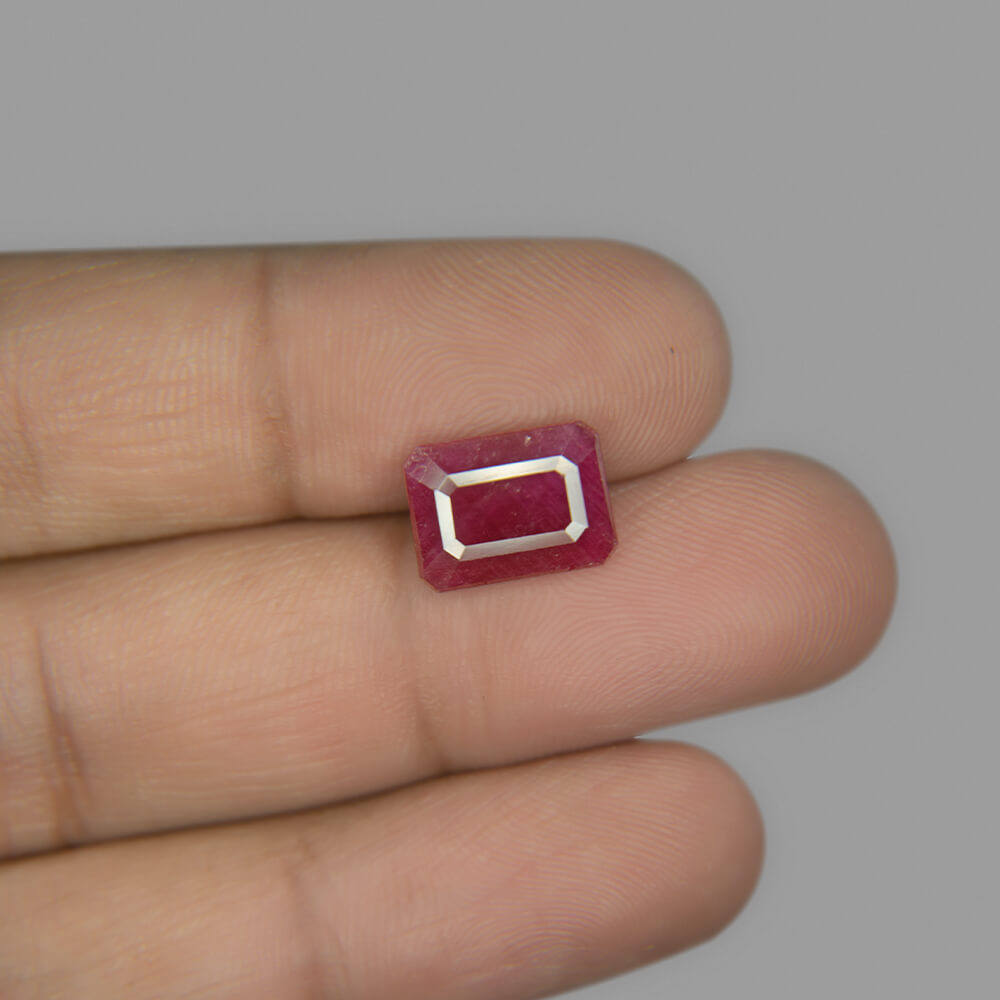 Ruby African- 5.22 Carat (5.80 Ratti)