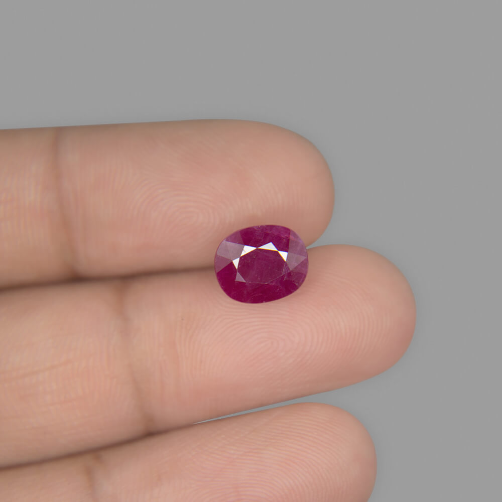 Ruby Burmese - 4.94 Carat (5.50 Ratti)