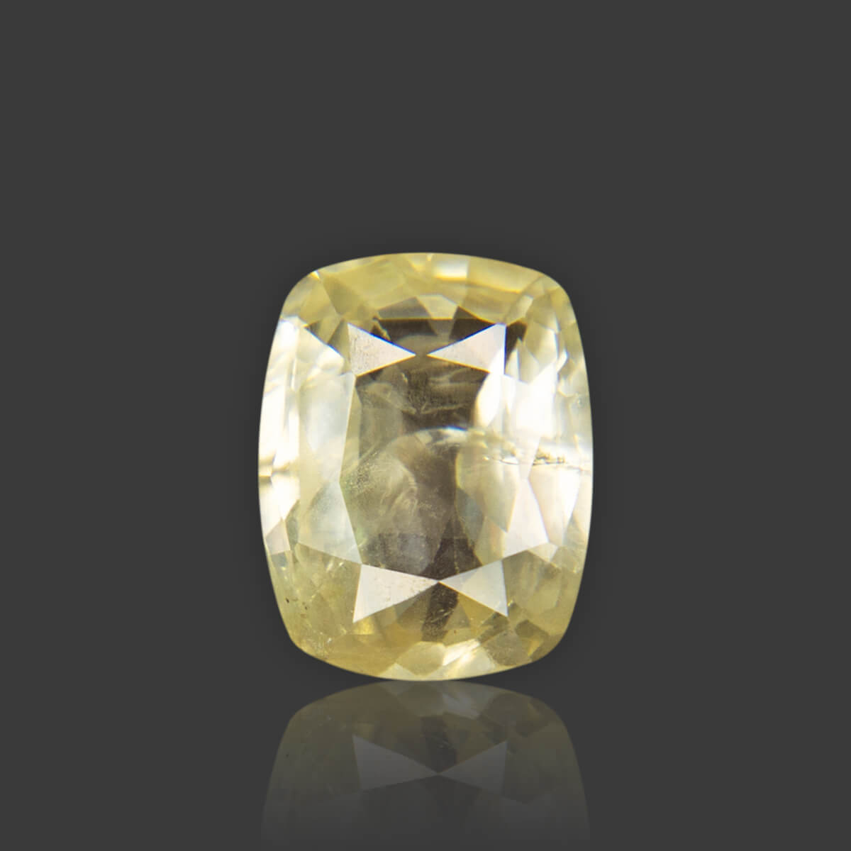 Yellow Sapphire (Pukhraj) Sri Lanka - 4.90 Carat (5.50 Ratti)