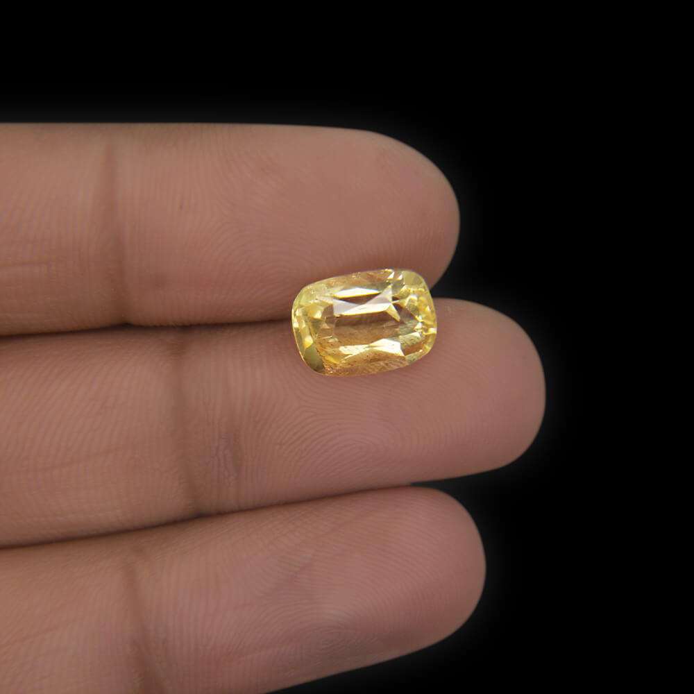 Yellow Sapphire (Pukhraj) Sri Lanka - 4.38 Carat (4.90 Ratti)