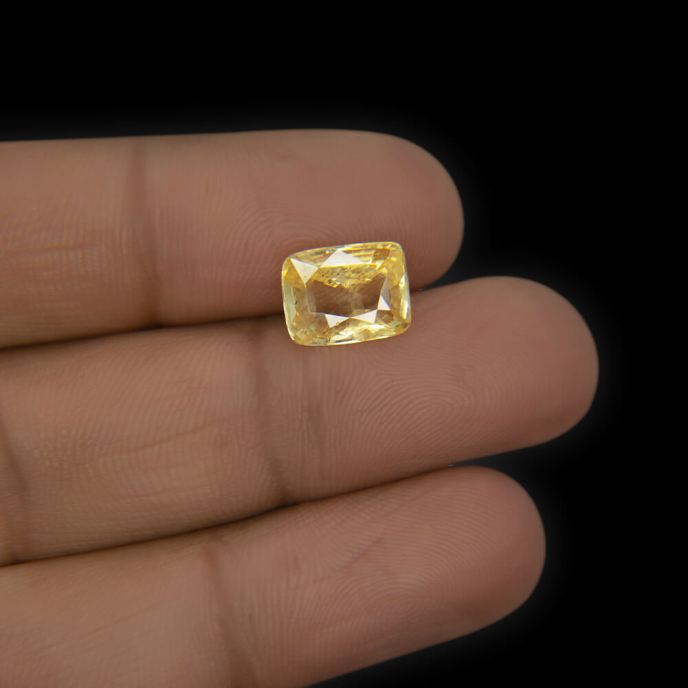 Yellow Sapphire (Pukhraj) Sri Lanka - 4.16 Carat (4.50 Ratti)