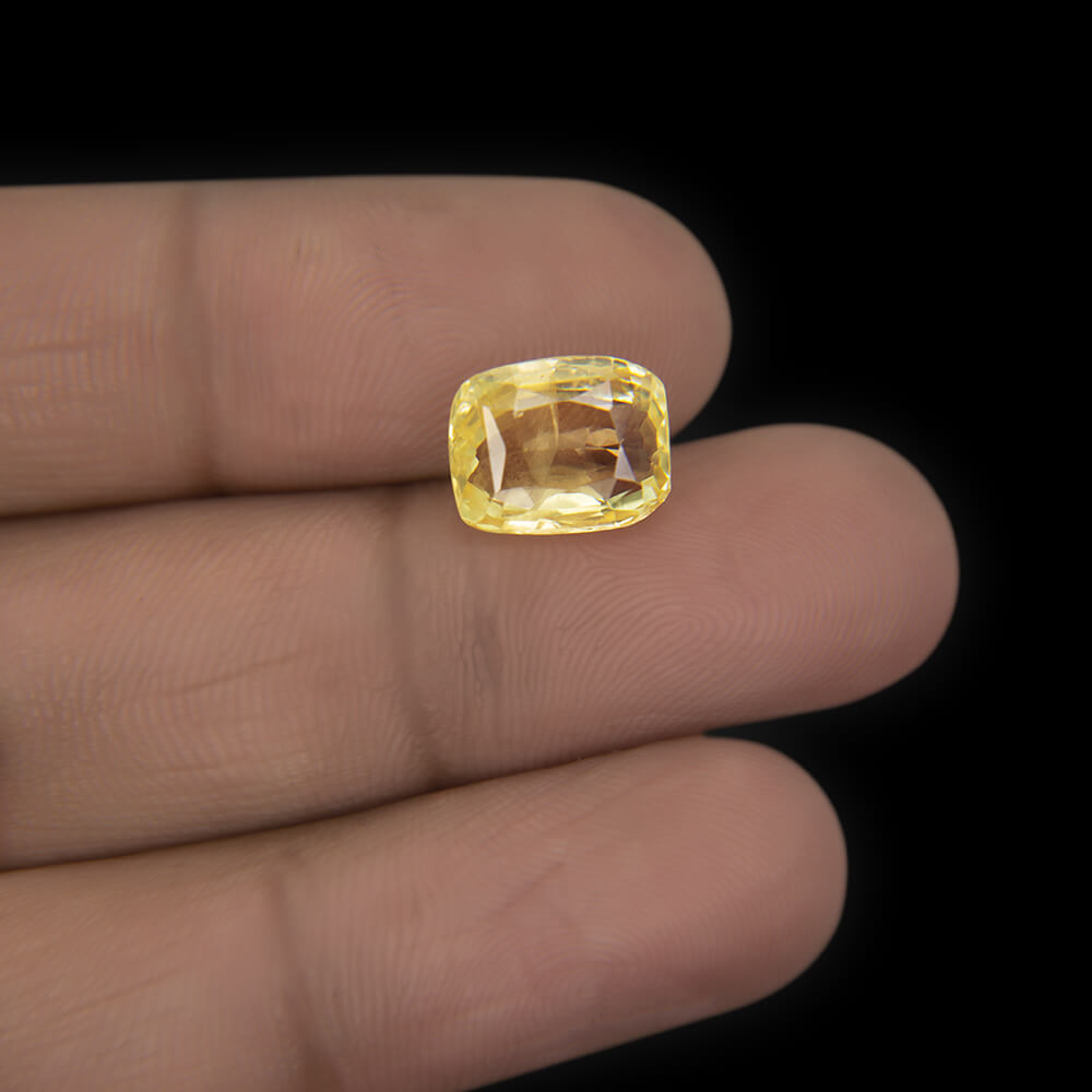 Yellow Sapphire (Pukhraj) Sri Lanka - 5.50 Carat (6.25 Ratti)