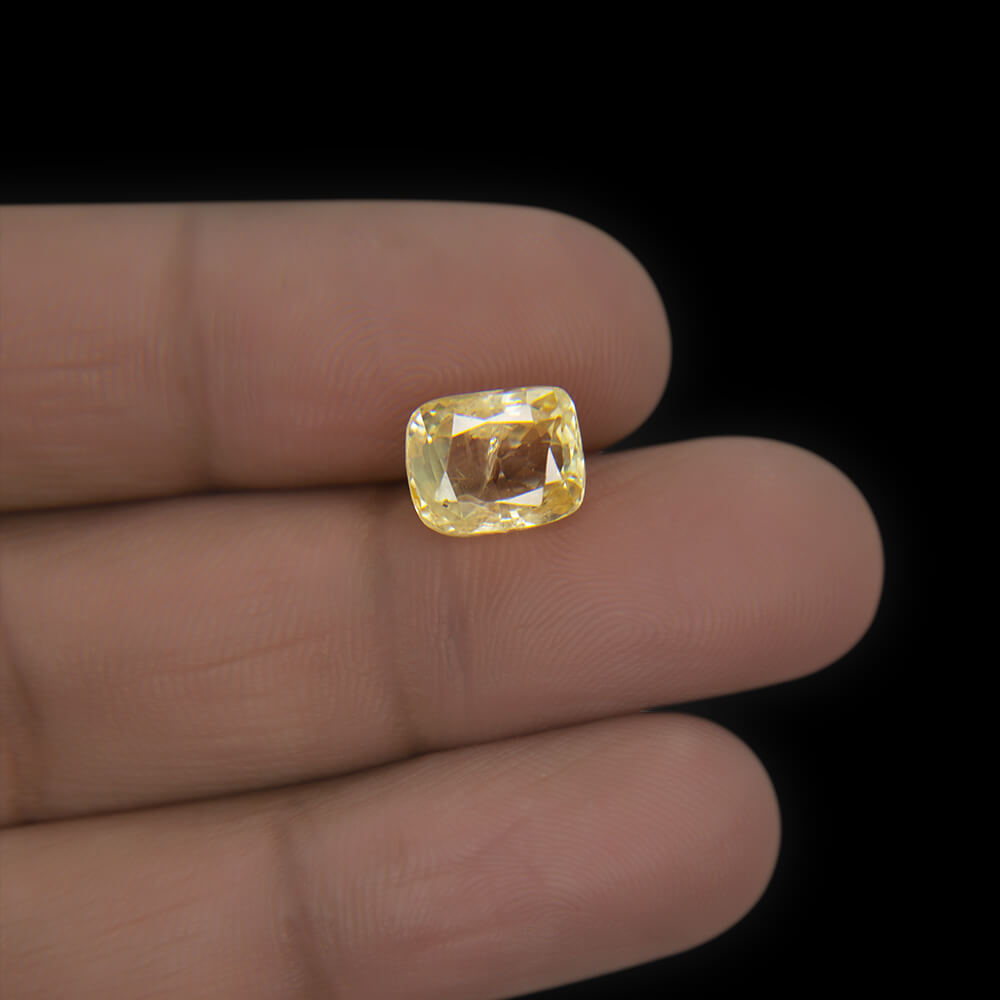 Yellow Sapphire (Pukhraj) Sri Lanka - 5.02 Carat (5.50 Ratti)