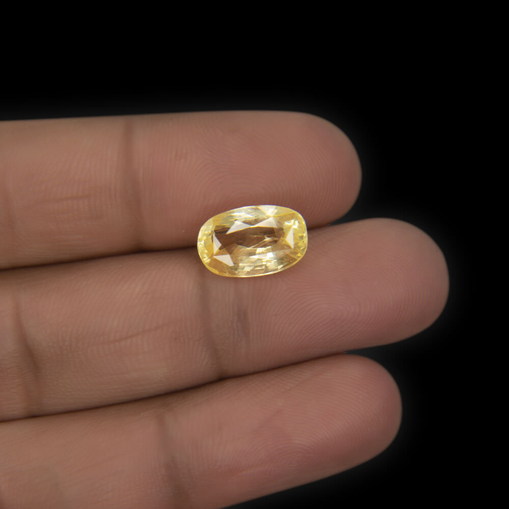 Yellow Sapphire (Pukhraj) Sri Lanka - 5.38 Carat (6.00 Ratti)