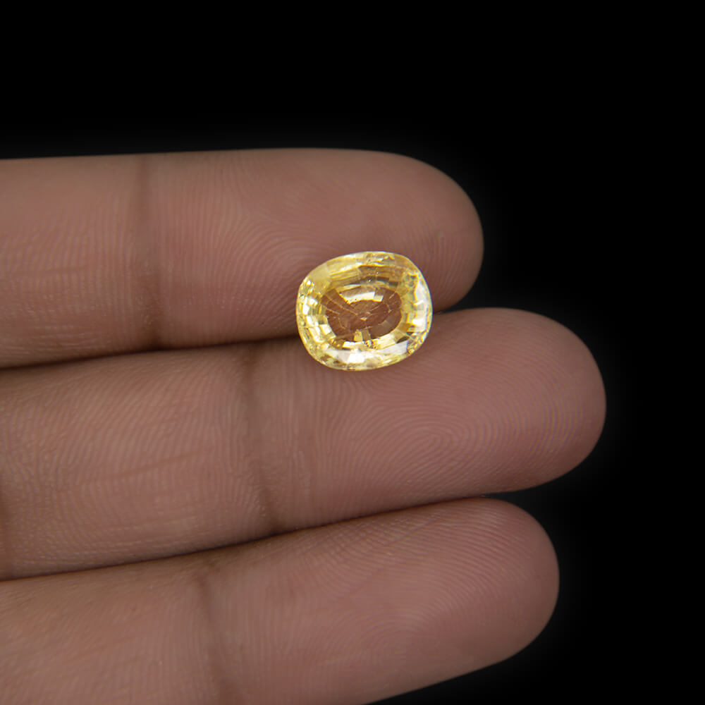 Yellow Sapphire (Pukhraj) Sri Lanka - 4.62 Carat (5.25 Ratti)