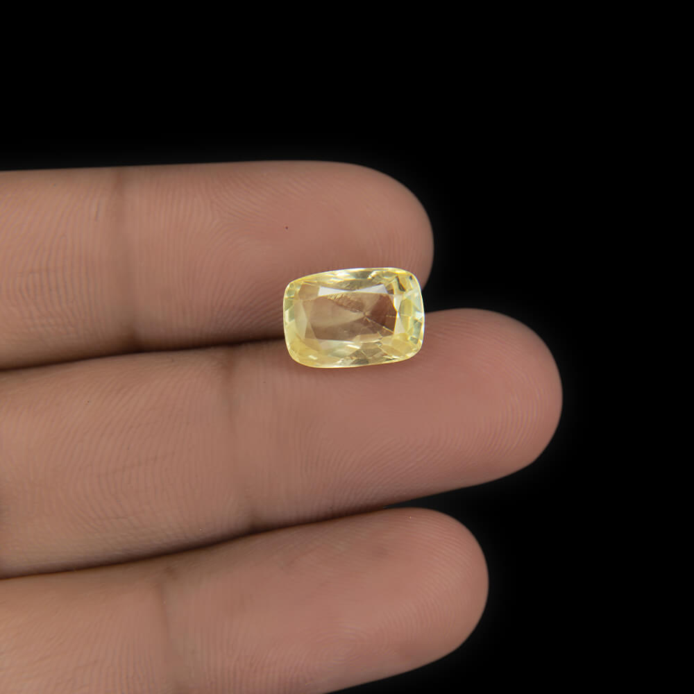 Yellow Sapphire (Pukhraj) Sri Lanka - 5.44 Carat (6.10 Ratti)