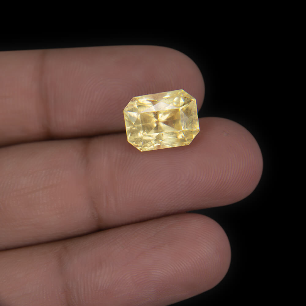 Yellow Sapphire (Pukhraj) Sri Lanka - 7.90 Carat (8.80 Ratti)