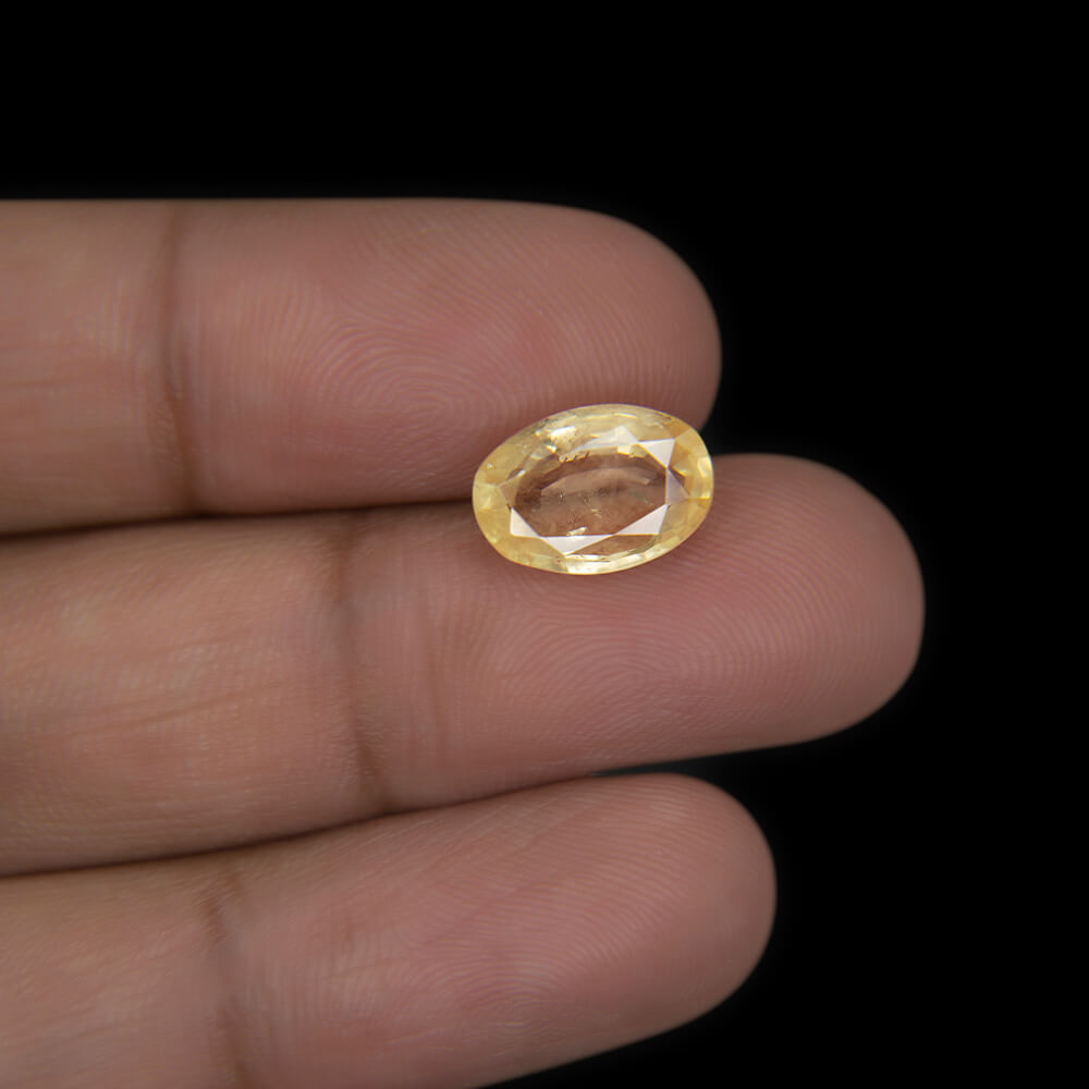Yellow Sapphire (Pukhraj) Sri Lanka - 4.82 Carat (5.30 Ratti)