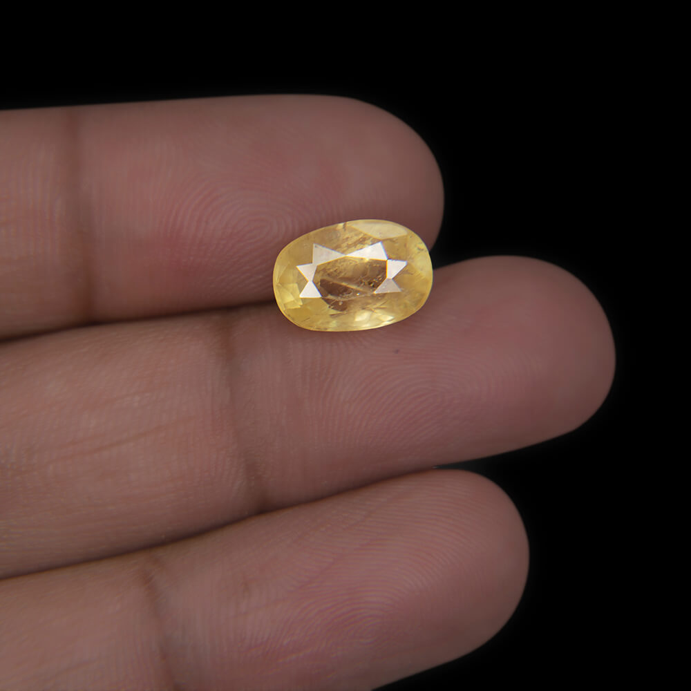 Yellow Sapphire (Pukhraj) Sri Lanka - 4.66 Carat (5.25 Ratti)