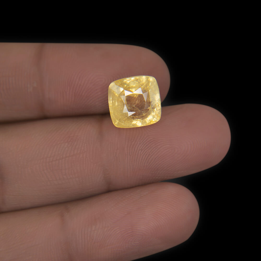 Yellow Sapphire - 8.38 Carat